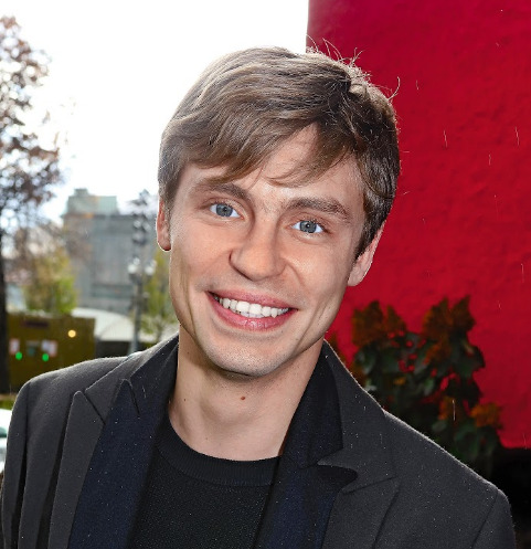 Александр Головин