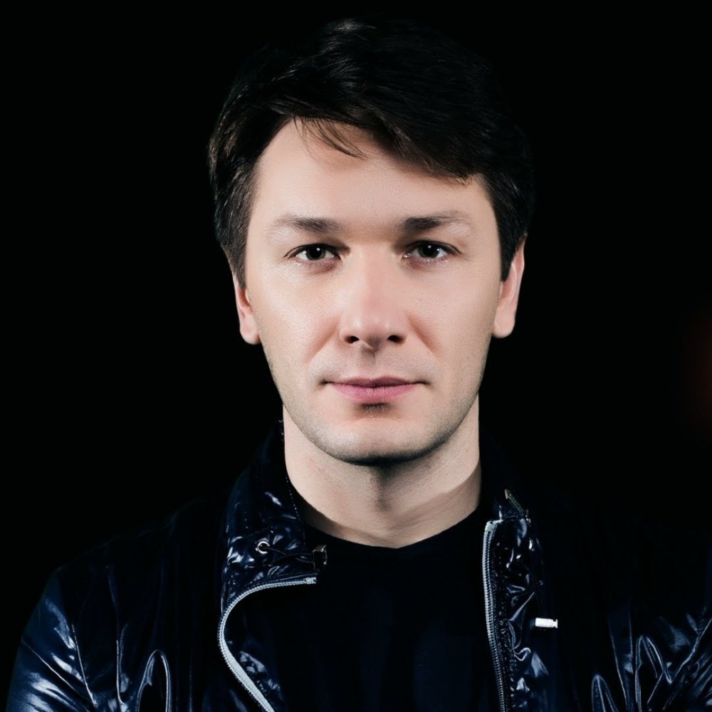 Александр Константинов